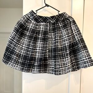 Banana Republic women’s size 2 skirt with zipper.